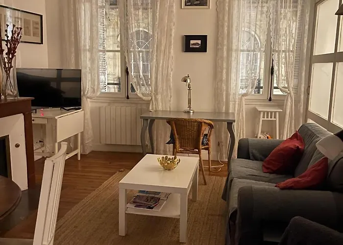 Charming Center Apartment